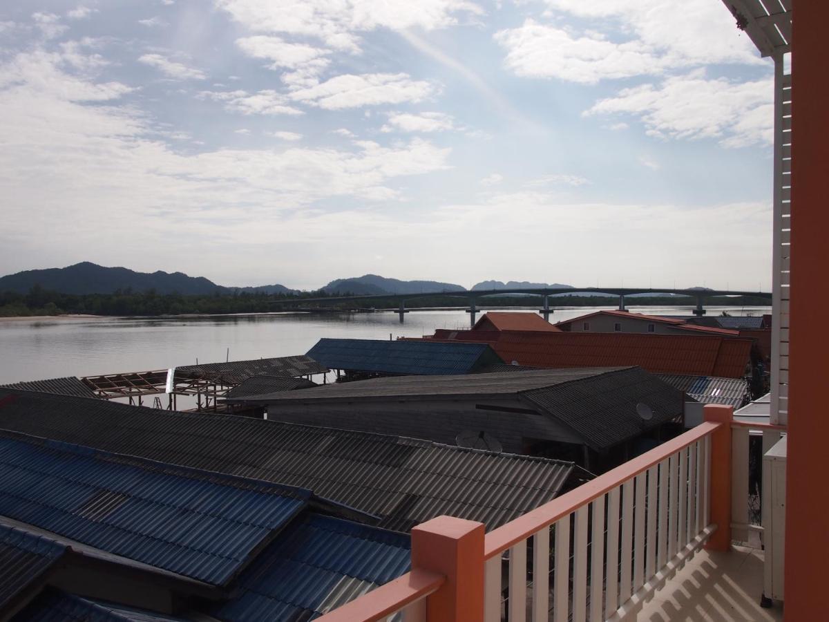 Sincere Hostel Bar And Bistro Koh Lanta Bagian luar foto