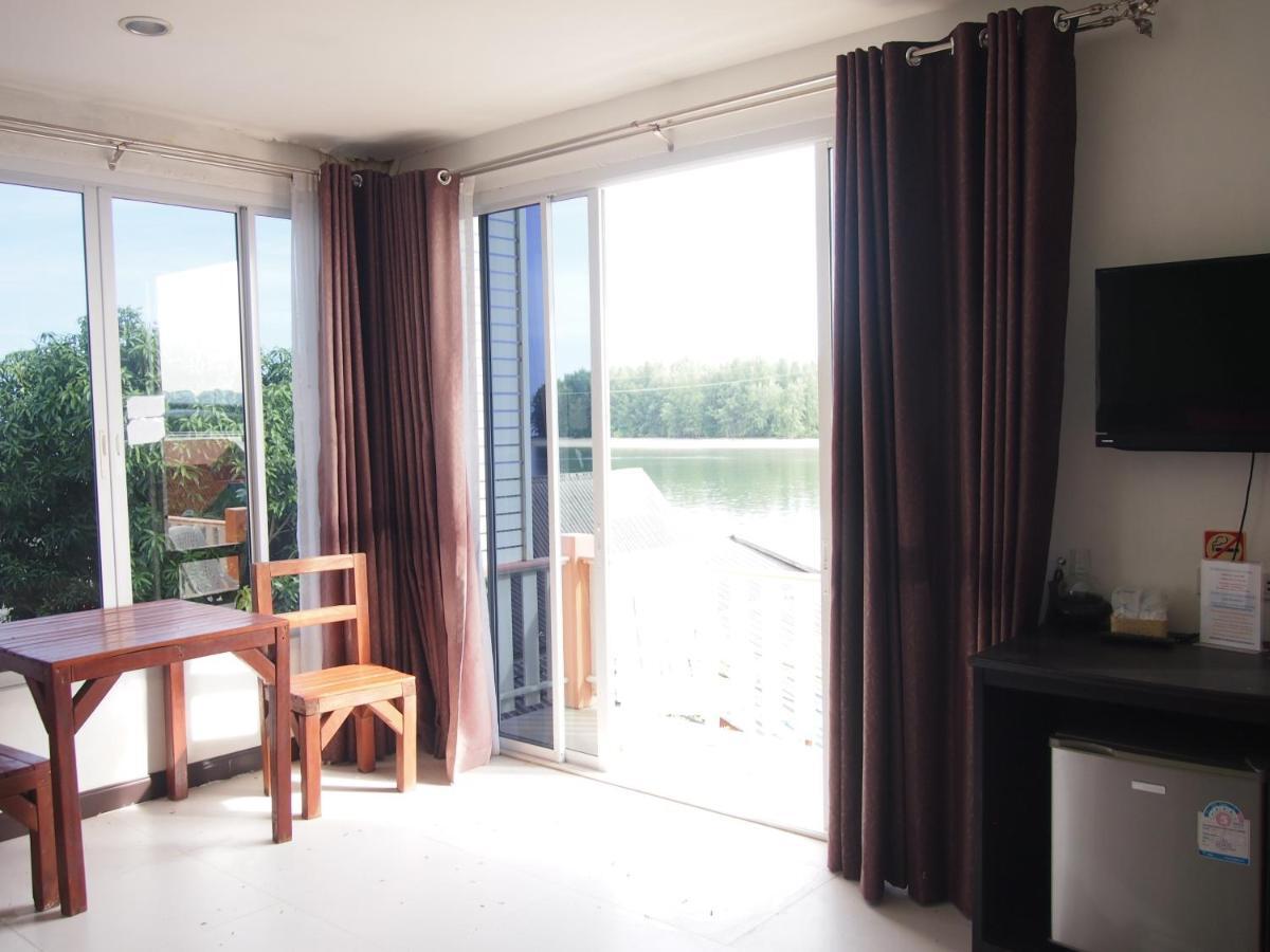 Sincere Hostel Bar And Bistro Koh Lanta Bagian luar foto